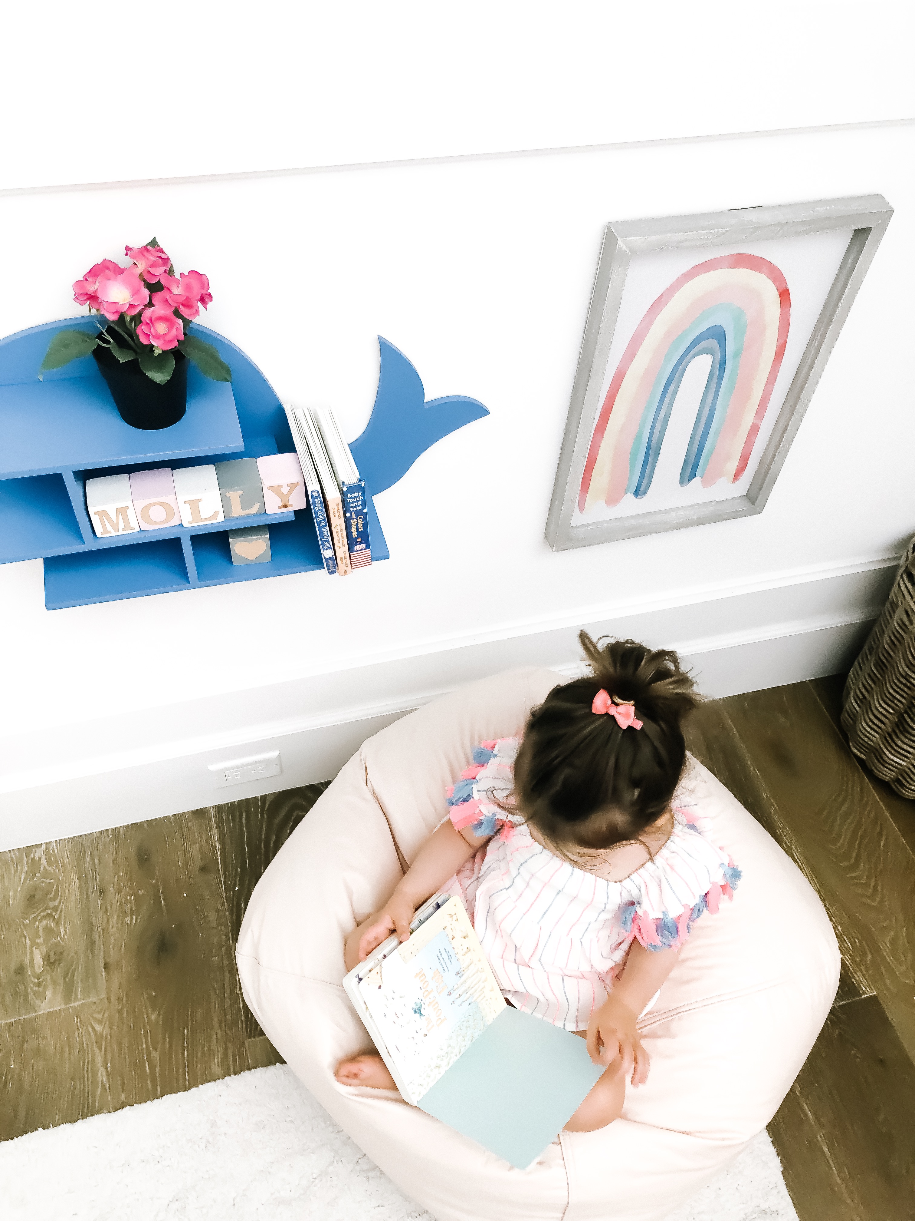 kids reading room whale