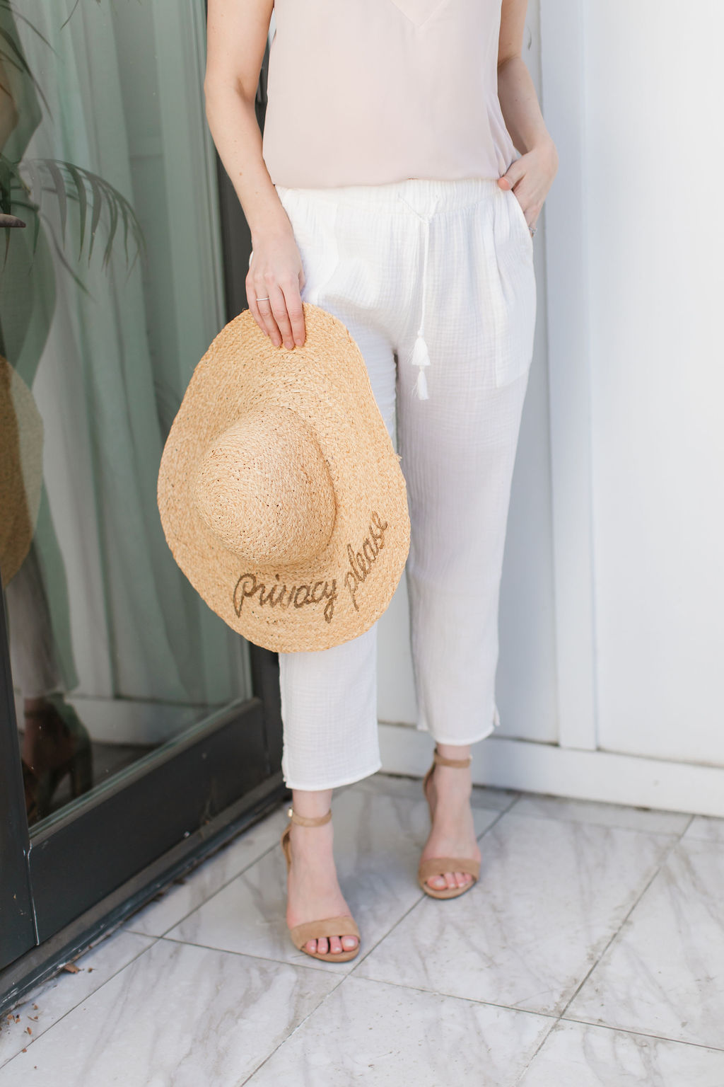 white linen vacation pant
